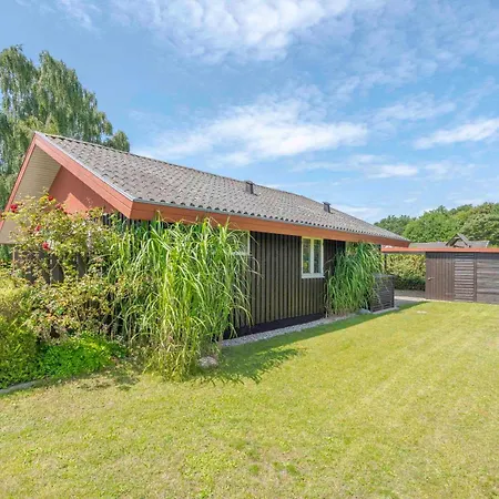 Lovely Summer House In Haarby By Helnaes Bay 別荘 Hårby